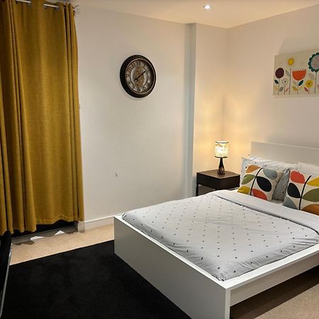 Modern En-Suite Room And Self Catering In لندن المظهر الخارجي الصورة