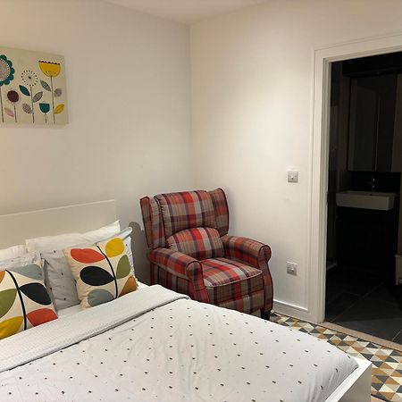 Modern En-Suite Room And Self Catering In لندن المظهر الخارجي الصورة