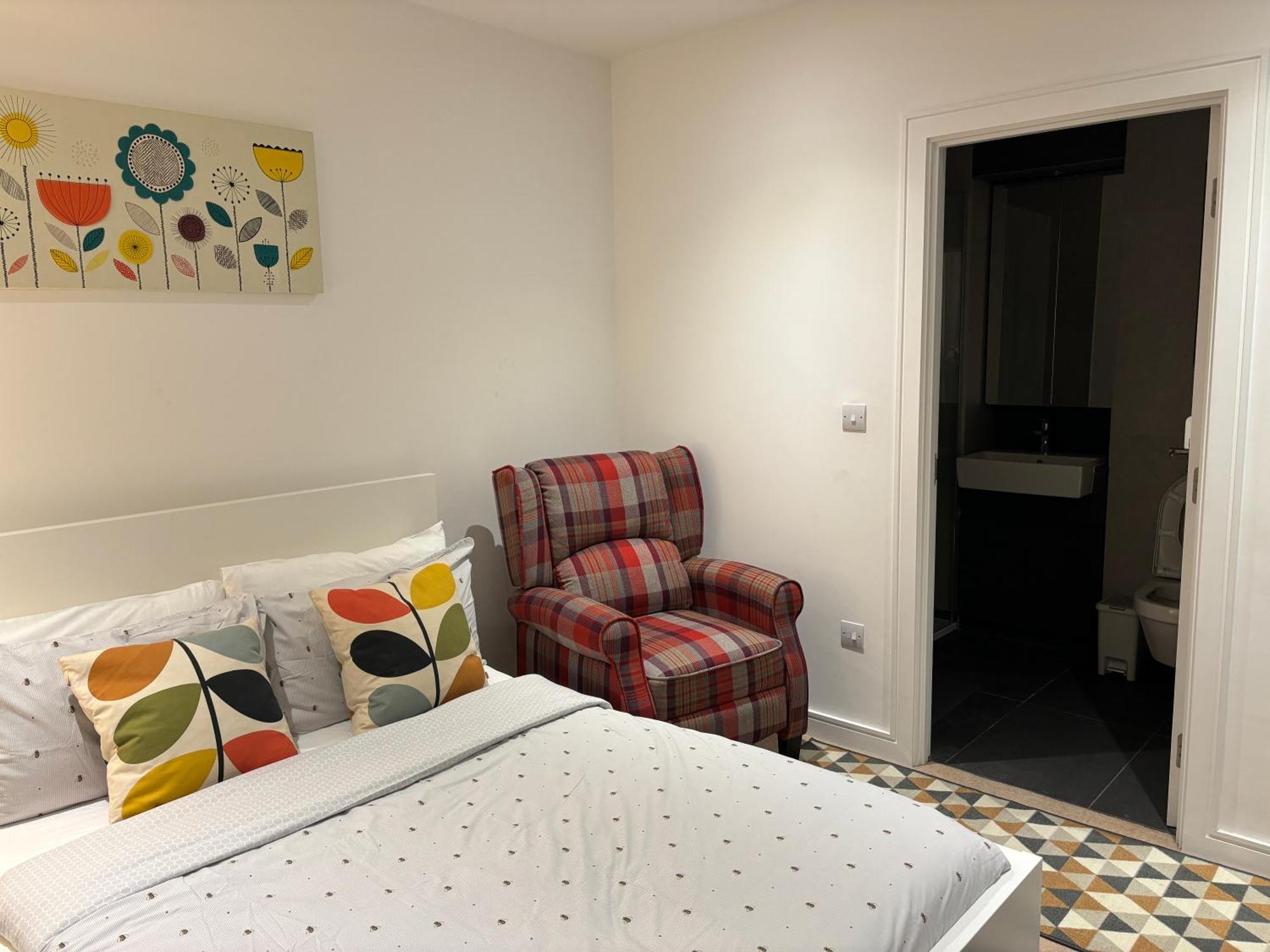 Modern En-Suite Room And Self Catering In لندن المظهر الخارجي الصورة